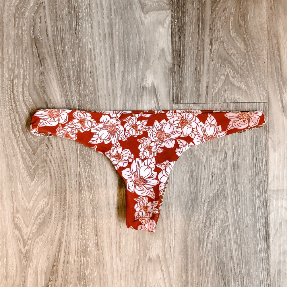 ❤️TRADED❤️ ACACIA HO’OKIPA IN RUST MAGNOLIA